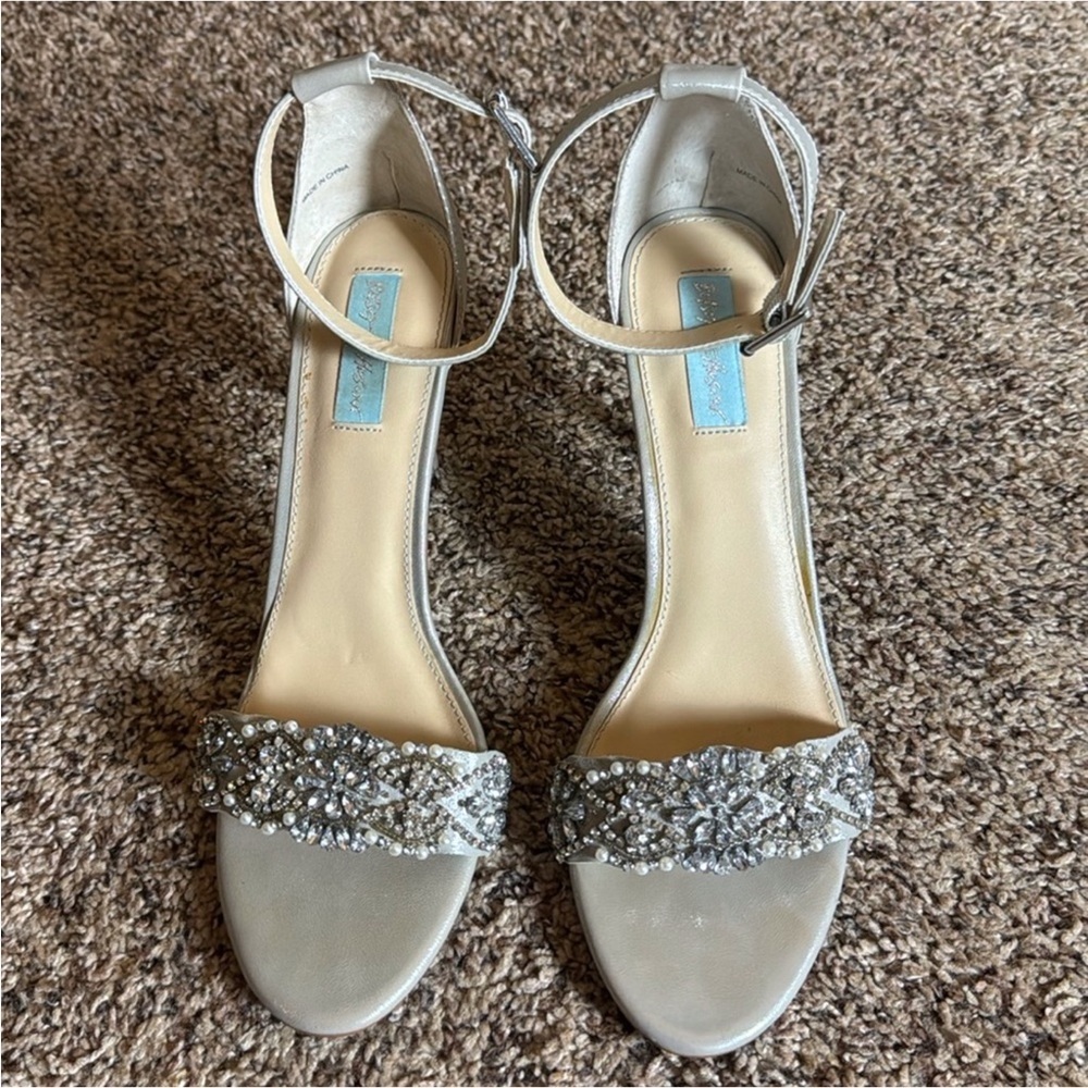 Blue by Betsey Johnson Gina Silver rhinestone Embellished Heels Size 11 - Picture 3 of 14